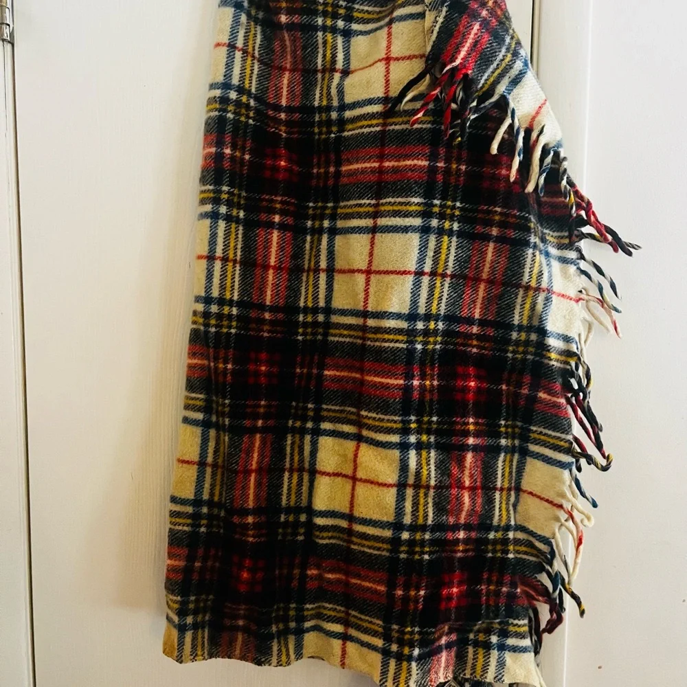 1930s Curvon Woolen Mills Virgin Wool Americana Heritage Plaid Fringe Throw